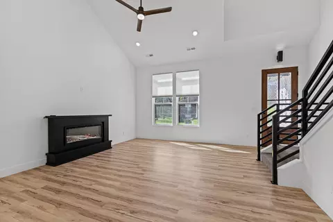 Living - 4809 Maple Leaf Dr, Columbia, MO 65201 photo 2 of 5