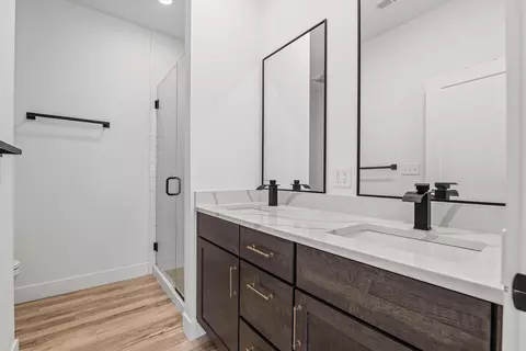 Bath - 4809 Maple Leaf Dr, Columbia, MO 65201 photo 1 of 7
