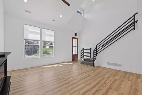 Living - 4809 Maple Leaf Dr, Columbia, MO 65201 photo 4 of 5