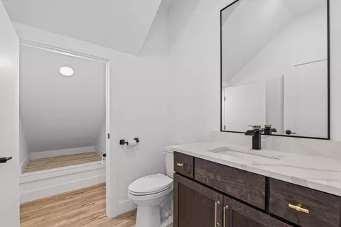 Bath - 4809 Maple Leaf Dr, Columbia, MO 65201 photo 5 of 7