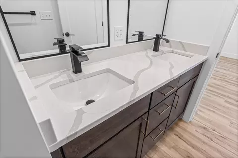 Bath - 4809 Maple Leaf Dr, Columbia, MO 65201 photo 3 of 7