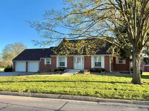 412 Highland Dr, Boonville, MO 65233