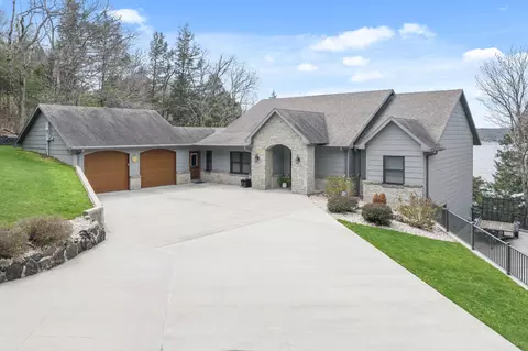18028 Bayview Ln, Rocky Mount, MO 65072