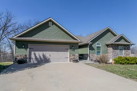 4601 Maple Leaf Dr, Columbia, MO 65201