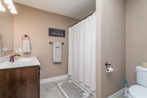 Bath - 4601 Maple Leaf Dr, Columbia, MO 65201 photo 3 of 3