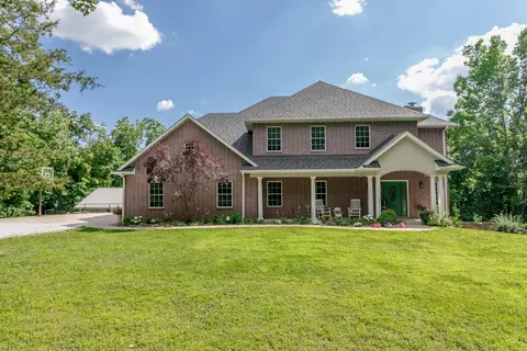 5860 E Osage Ridge Ln, Columbia, MO 65201
