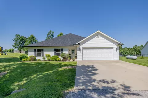 945 S D C Ln, Harrisburg, MO 65256