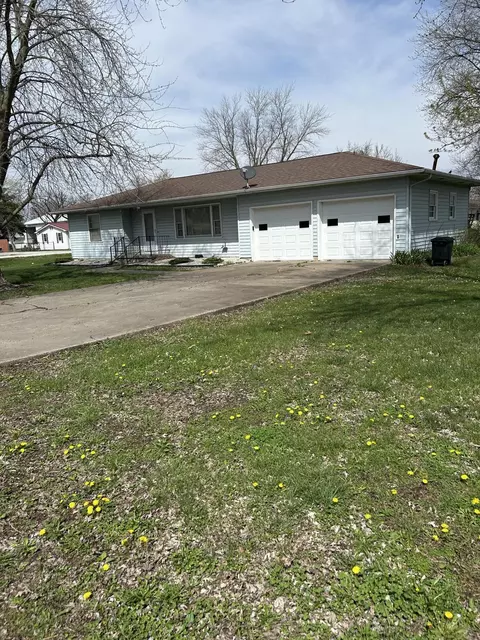 402 E Abbott St, Monroe City, MO 63456