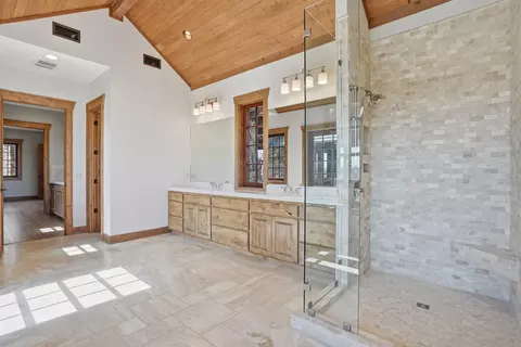 Bath - 6768 E New Haven Rd, Columbia, MO 65201 photo 3 of 10