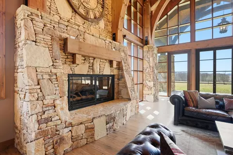 Living - 6768 E New Haven Rd, Columbia, MO 65201 photo 4 of 6