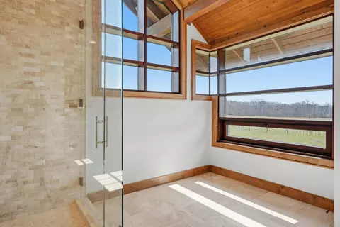 Bath - 6768 E New Haven Rd, Columbia, MO 65201 photo 4 of 10