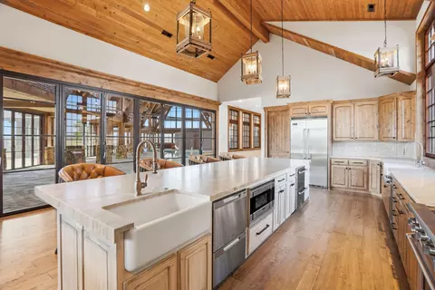Kitchen - 6768 E New Haven Rd, Columbia, MO 65201 photo 5 of 9