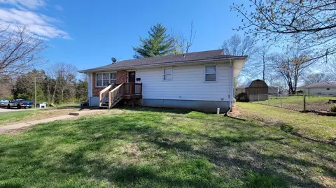 1208 Perry Ln, Fulton, MO 65251