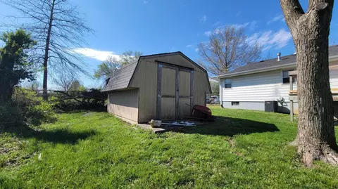 Exterior - 1208 Perry Ln, Fulton, MO 65251 photo 8 of 8