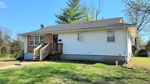 Exterior - 1208 Perry Ln, Fulton, MO 65251 photo 2 of 8