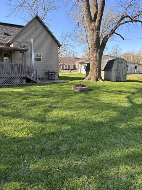 Exterior - 603 E Head St, Centralia, MO 65240 photo 3 of 3
