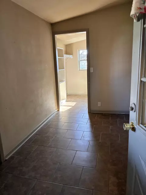 Entry Way - 603 E Head St, Centralia, MO 65240 photo 2 of 2