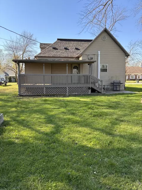 Exterior - 603 E Head St, Centralia, MO 65240 photo 2 of 3