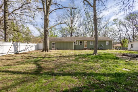 Exterior - 603 Spring Valley Dr, Windsor, MO 65360 photo 5 of 5