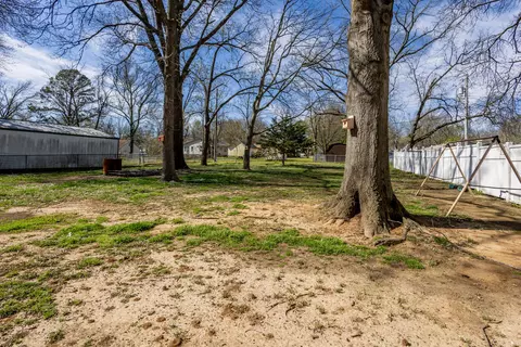Exterior - 603 Spring Valley Dr, Windsor, MO 65360 photo 3 of 5