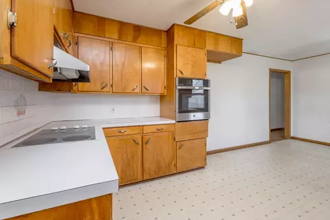 Kitchen - 603 Spring Valley Dr, Windsor, MO 65360 photo 2 of 4