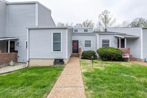 683 Hiddenwood Ct, Jefferson City, MO 65109