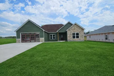 10872 Country Aire Meadows Ct, Holts Summit, MO 65043