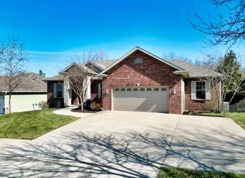 404 Stallworth Ct, Columbia, MO 65203