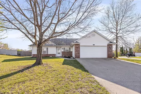 4880 N Sandker Ct, Columbia, MO 65202