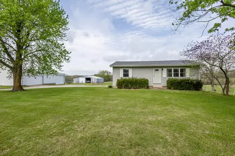 10269 County Road 471, Tebbetts, MO 65080