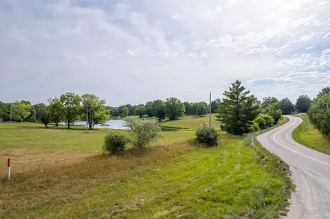 22 N 53ac N Hwy Jay Jay, Centralia, MO 65240