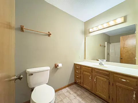 Bath - 1605 Independence Rd, Rolla, MO 65401 photo 2 of 4