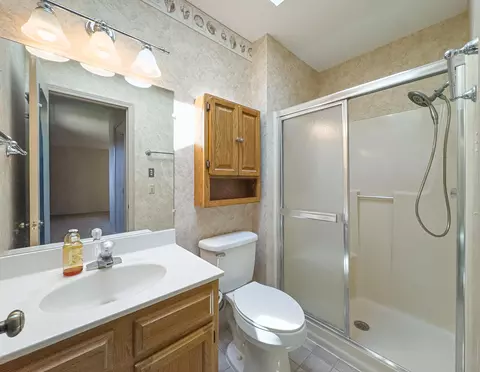 Bath - 1605 Independence Rd, Rolla, MO 65401 photo 1 of 4