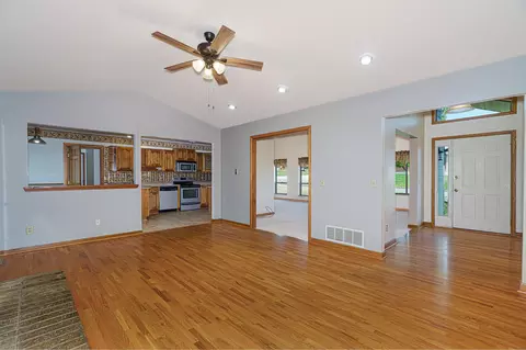 Living - 1605 Independence Rd, Rolla, MO 65401 photo 5 of 10