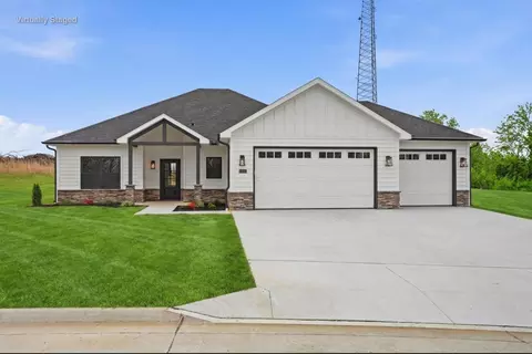 1332 Kiowa Ct, Boonville, MO 65233