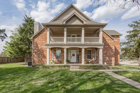 102 E Green Meadows Rd # -1, Columbia, MO 65203