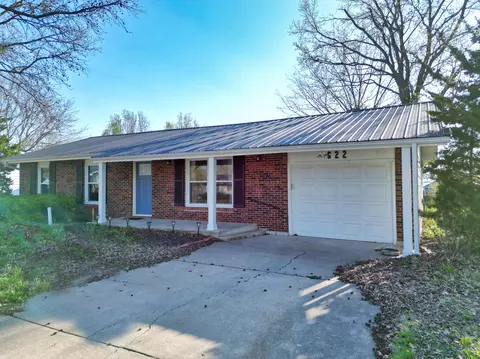 622 Meadowbrook Cir, Moberly, MO 65270