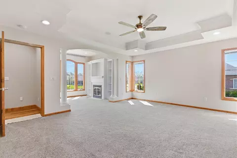 Living - 1322 Ryan Dr, Centralia, MO 65240 photo 14 of 18