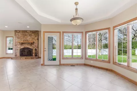 Living - 1322 Ryan Dr, Centralia, MO 65240 photo 12 of 18