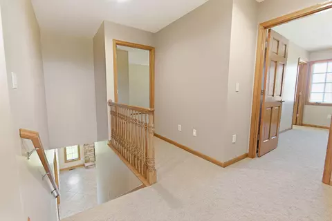 Entry Way - 1322 Ryan Dr, Centralia, MO 65240 photo 11 of 13