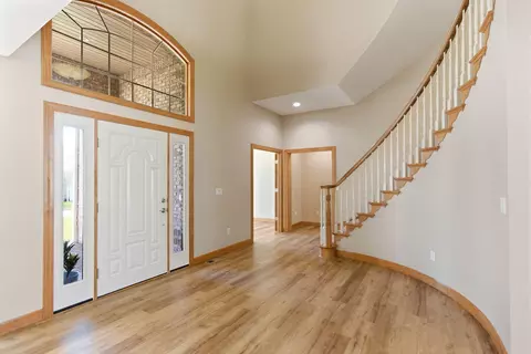 Entry Way - 1322 Ryan Dr, Centralia, MO 65240 photo 4 of 13
