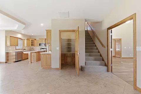 Entry Way - 1322 Ryan Dr, Centralia, MO 65240 photo 6 of 13