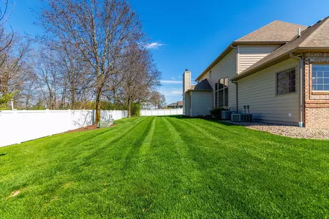Exterior - 1322 Ryan Dr, Centralia, MO 65240 photo 9 of 10