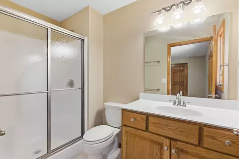 Bath - 1322 Ryan Dr, Centralia, MO 65240 photo 11 of 16