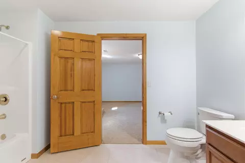 Bath - 1322 Ryan Dr, Centralia, MO 65240 photo 15 of 16