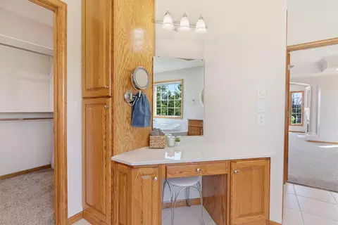 Bath - 1322 Ryan Dr, Centralia, MO 65240 photo 9 of 16