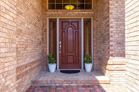 Entry Way - 1322 Ryan Dr, Centralia, MO 65240 photo 1 of 13