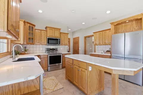 Kitchen - 1322 Ryan Dr, Centralia, MO 65240 photo 5 of 13