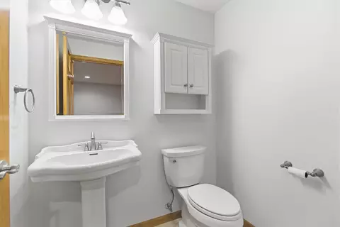 Bath - 1322 Ryan Dr, Centralia, MO 65240 photo 13 of 16
