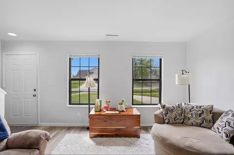 Entry Way - 305 E Liberty Ln #A&B, Ashland, MO 65010 photo 3 of 5